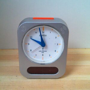 Kleiner Silberner Reisewecker