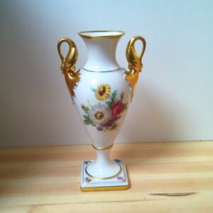 Sehr schöne elegante Porzellan Wase mit Blumenmotiv