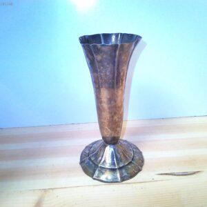 Schmale Silberne Eisenwase