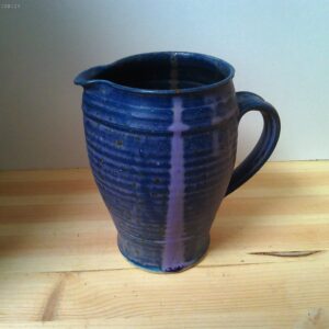 Großer Dunkelblauer Keramikkrug