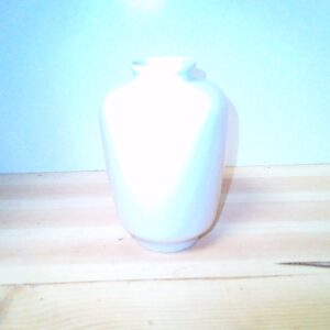 Kleine weiße Keramikwase