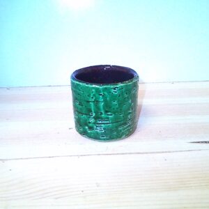 Kleiner grün Glasierter Keramiktopf