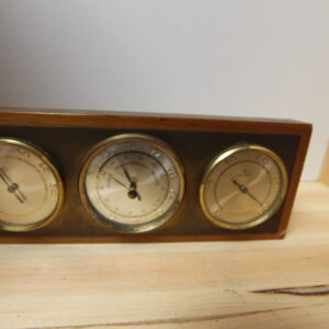 Nautische Messuhren Leiste in Holz mit Messingfassungen