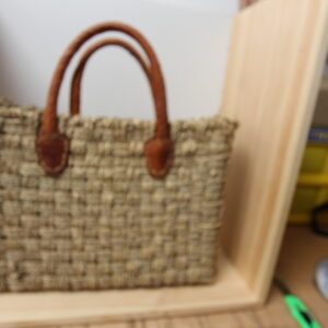 Sehr schöne massive geflochtene Einkaufstasche