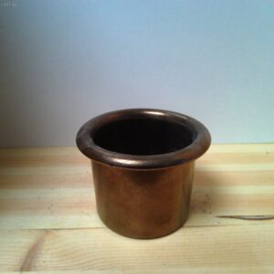 Kleiner Stylischer Blumentopf in Kupferbraun