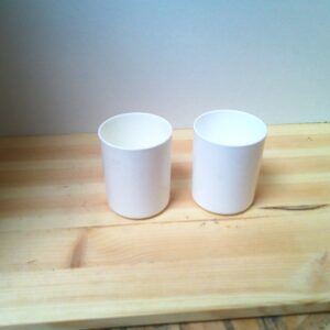 Zwei Kleine Weiße Allzweckbecher