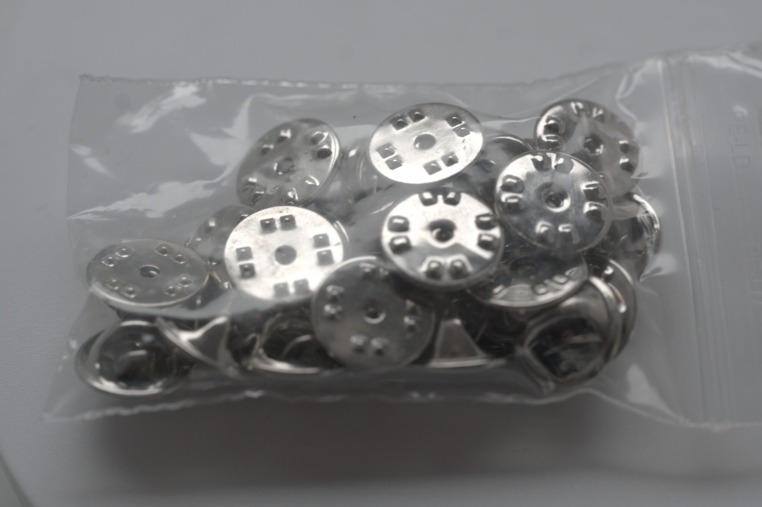 Butterfly Pin-Verschlüsse für Anstecker & Badges (25 Stück)