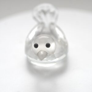 Glasfigur Ente mit facettiertem Glaskörper – transparente Dekofigur