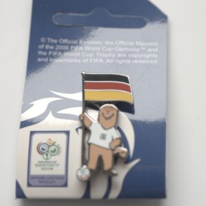 FIFA World Cup 2006 Pin „Goleo mit Deutschlandflagge“