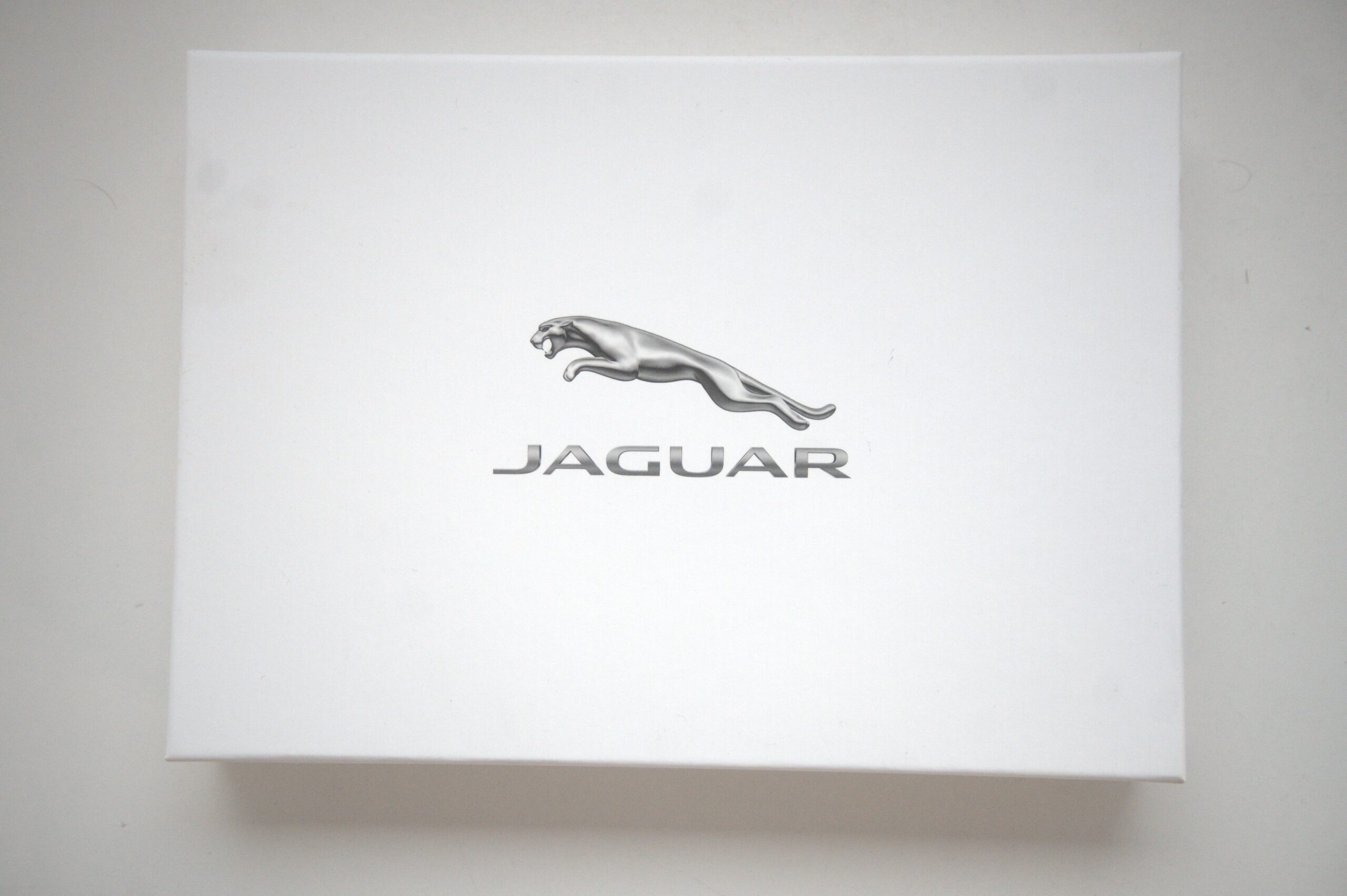 Jaguar Geschenkset – Stift, Notizbuch, USB-Stick & Schlüsselanhänger