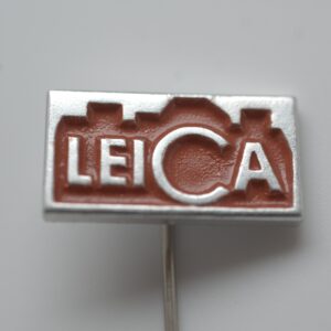 Leica Anstecknadel – klassisches Logo-Design