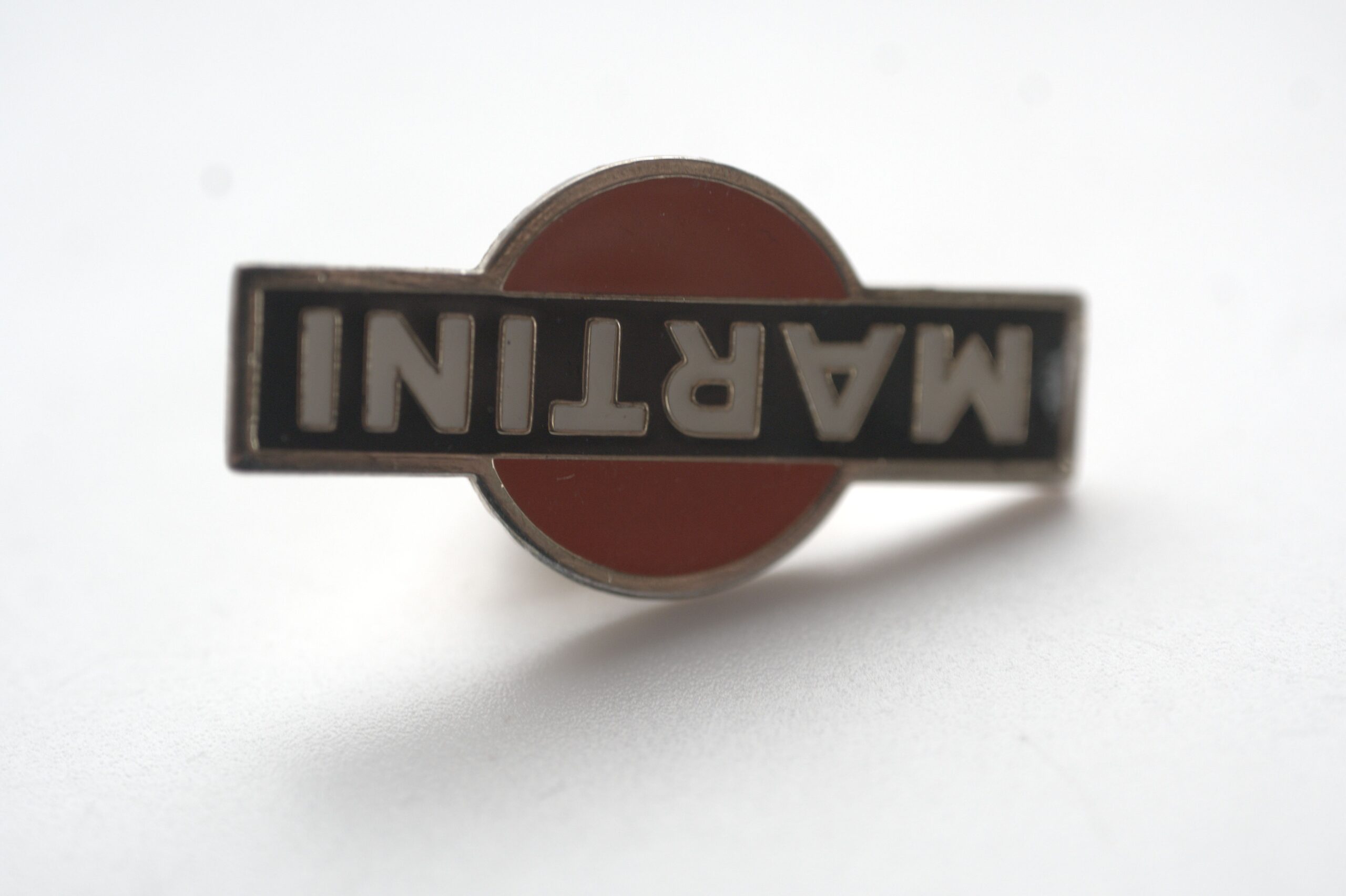 Martini Logo Pin / Ansteckpin – klassisches Markenemblem – Bild 2