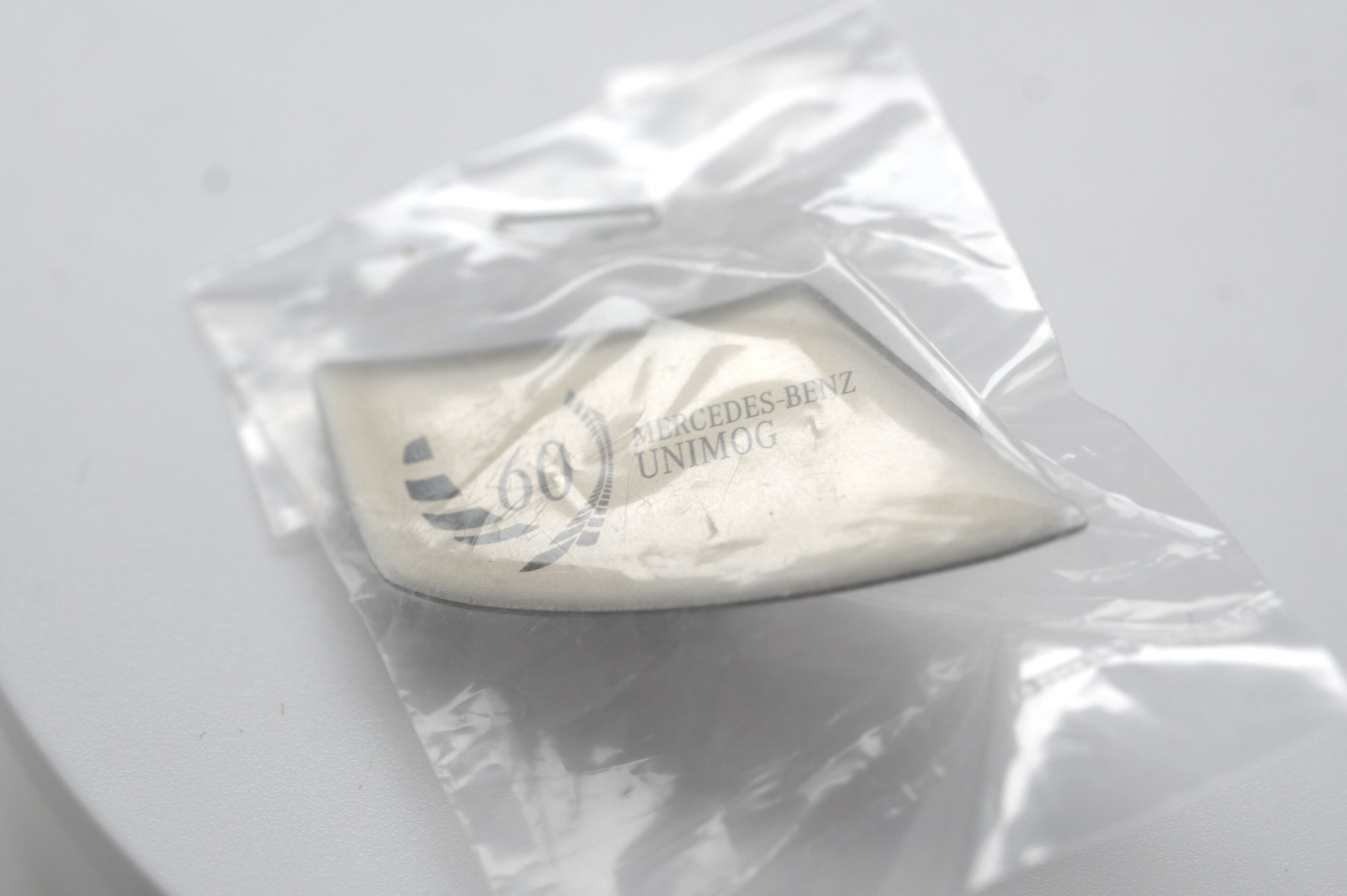 Mercedes-Benz Unimog Pin – Jubiläum „60 Jahre Unimog“ – Bild 2