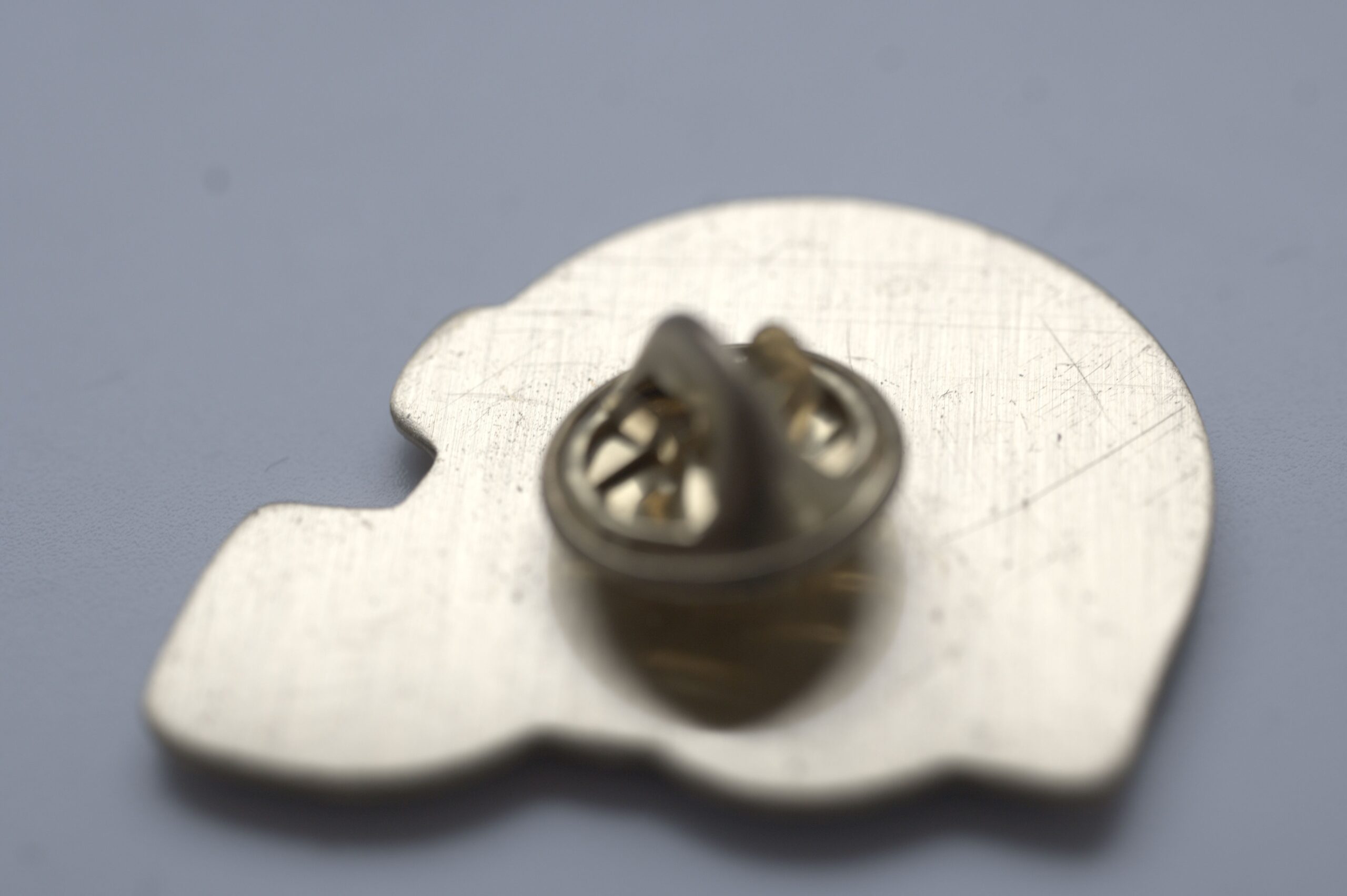 NFL Philadelphia Eagles Helm Pin – offizielles Teamdesign – Bild 3