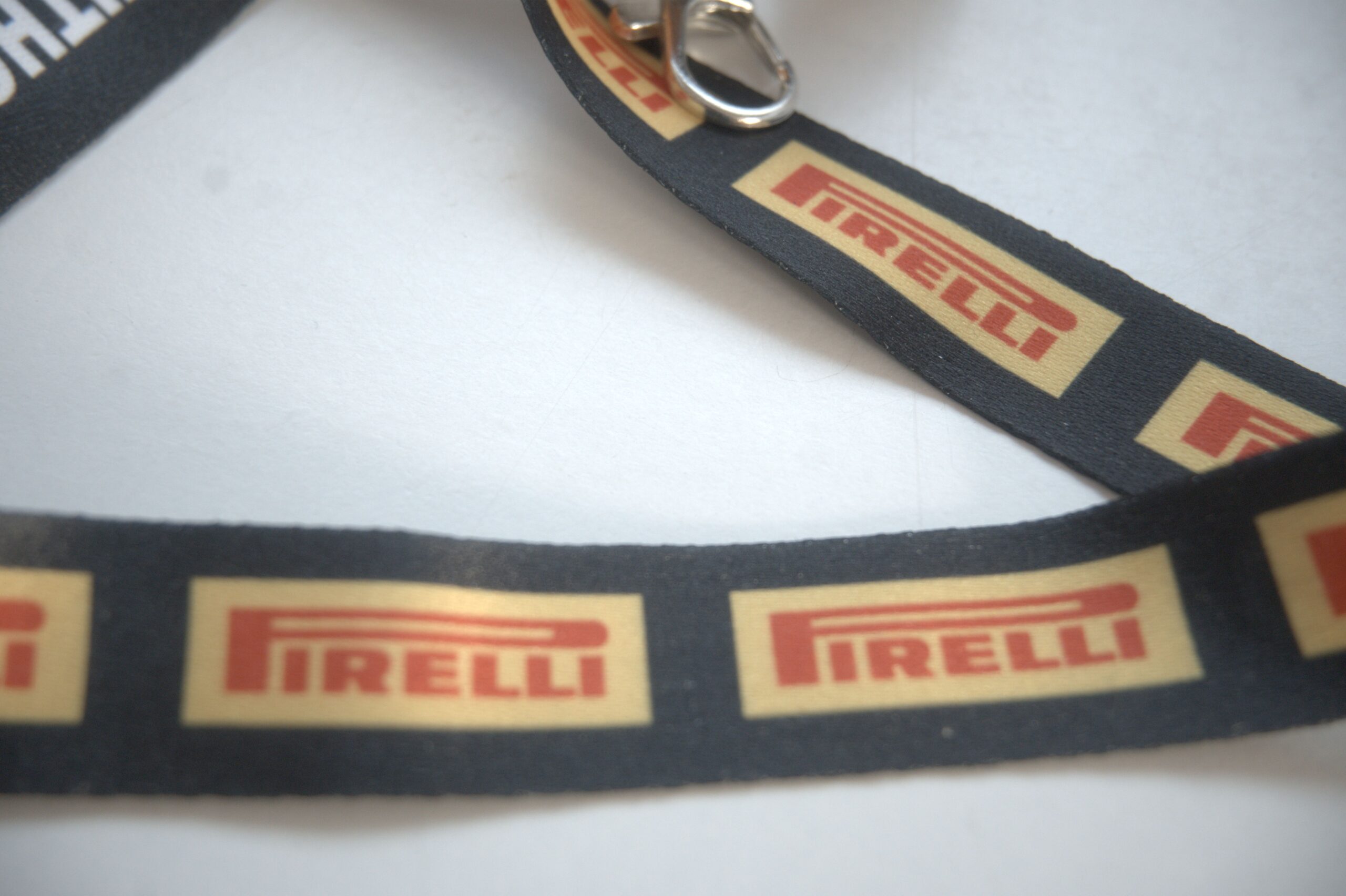 Pirelli Schlüsselband „Power is Nothing Without Control“ – schwarz – Bild 2