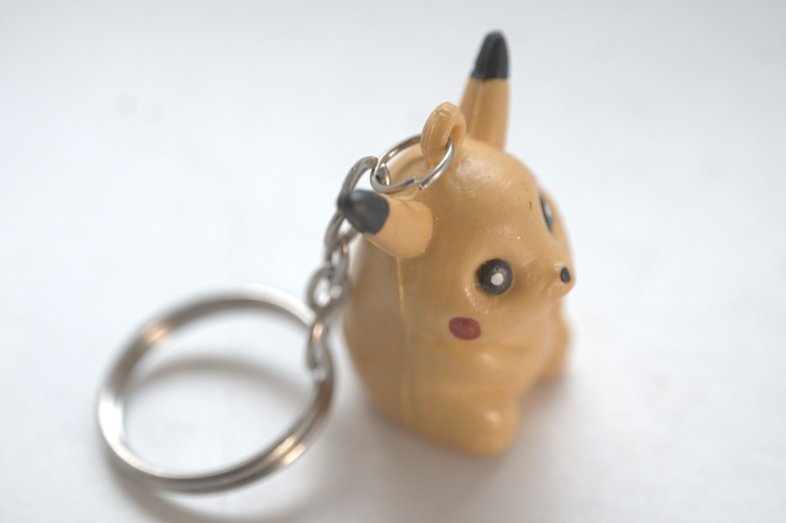 Pokémon Pikachu Schlüsselanhänger – 3D-Figur – Gelb – Bild 2
