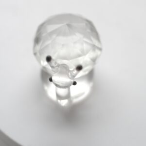 Glasfigur Schnecke mit facettiertem Glaskörper – transparente Dekofigur