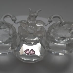 Glasfiguren-Ensemble „Schwäne mit Herz“ – dekorative Tierfiguren aus Klarglas