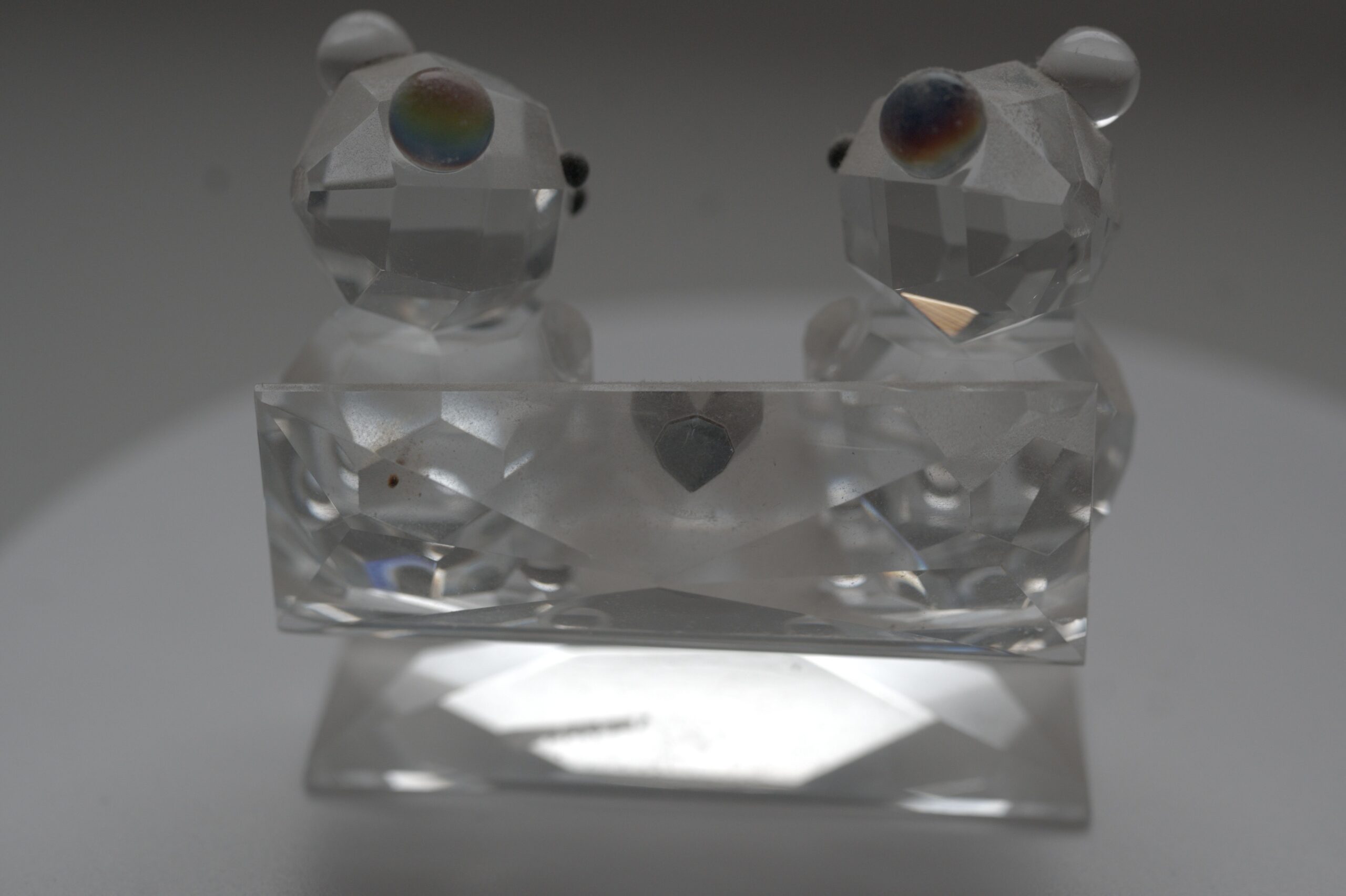 Glasfigur zwei Bären auf Bank – Dekoobjekt aus Glas – Bild 4