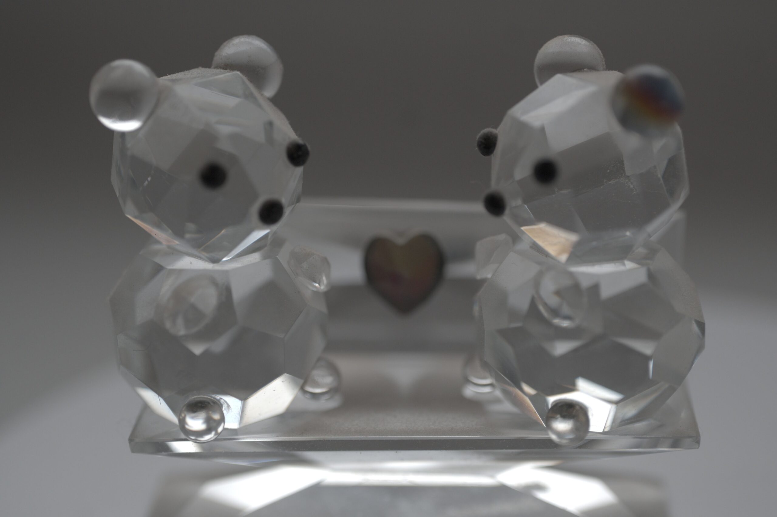 Glasfigur zwei Bären auf Bank – Dekoobjekt aus Glas – Bild 5